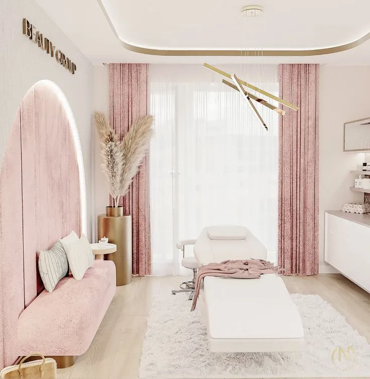 Espacio de trabajo del salón con herramientas de precisión y tonos rosados