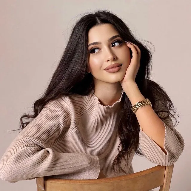 Ana López, especialista en manicura estructurada